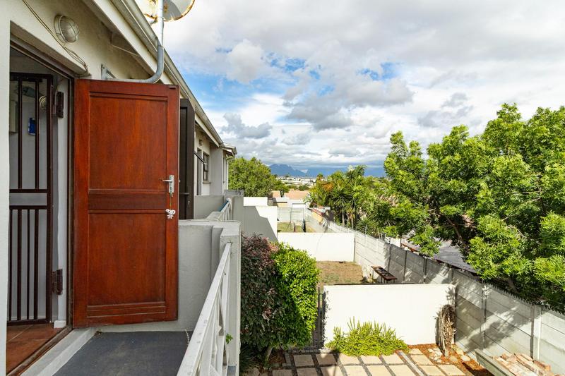 2 Bedroom Property for Sale in Vredekloof East Western Cape